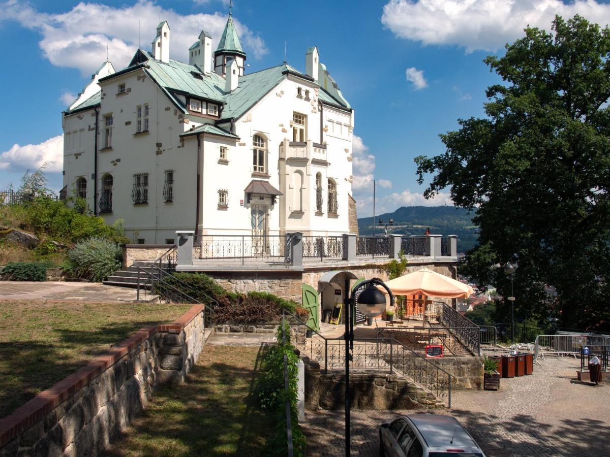 Laurahaus Villa Decin Bagian luar foto