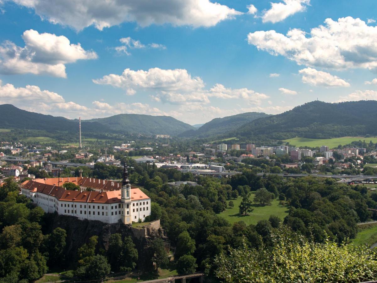 Laurahaus Villa Decin Bagian luar foto